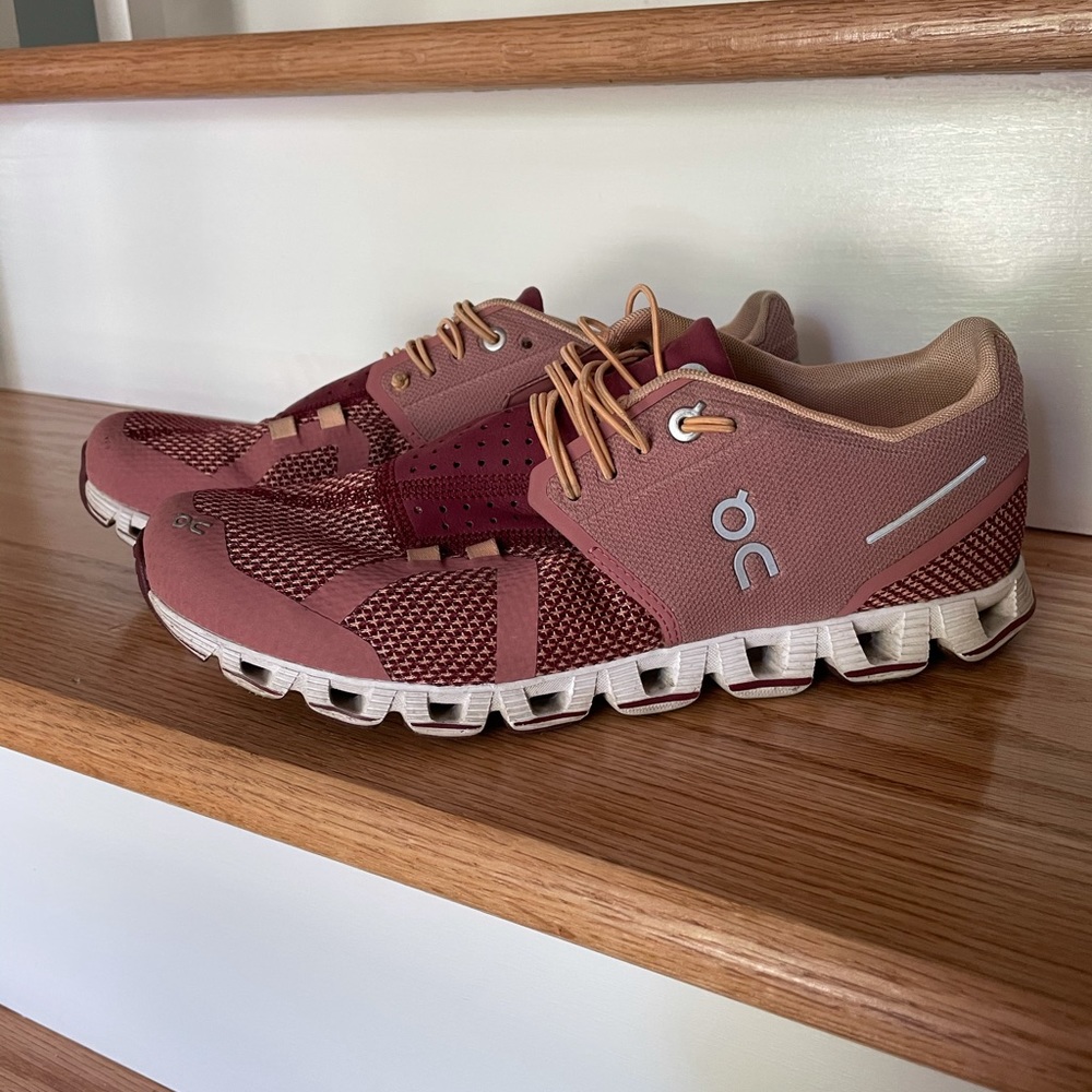 On Cloud Running Shoe 8